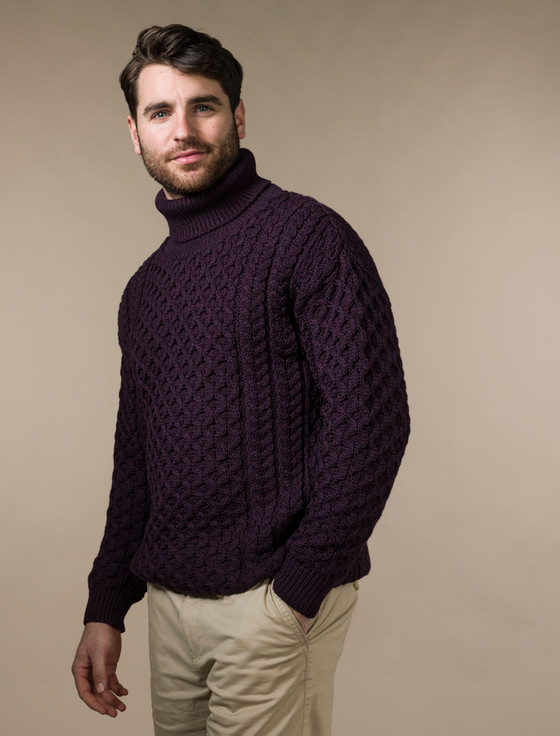 Men's turtleneck sweaters, a classic and versatile piece in men's fashion, offers both warmth and style during cooler months.
