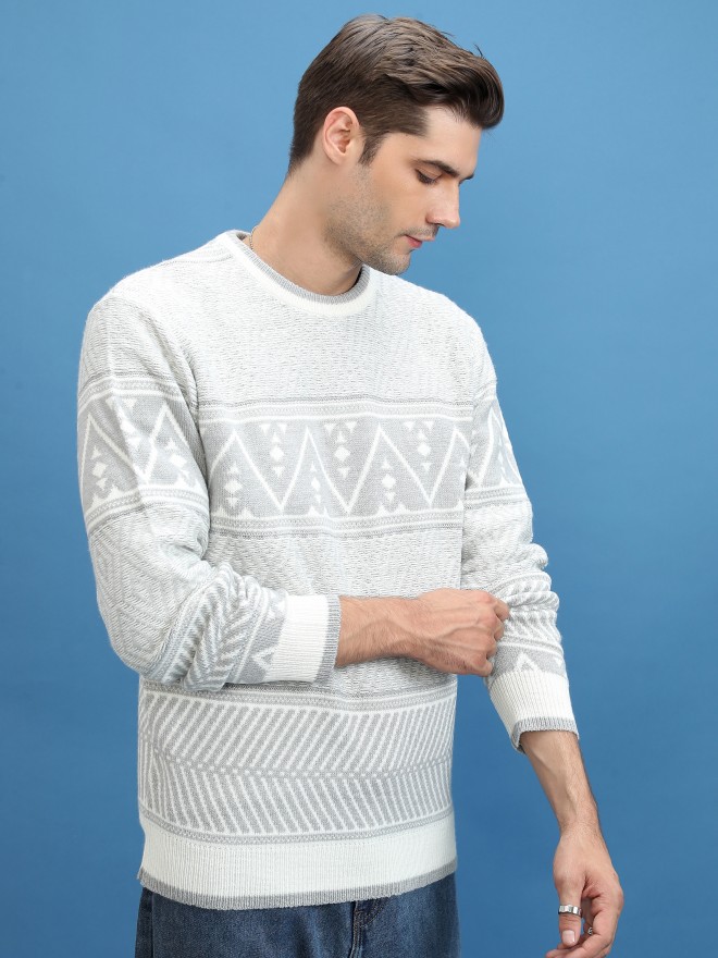 White sweater, When we talk about classic fashion pieces, white sweaters are often included among men's wardrobe essentials.