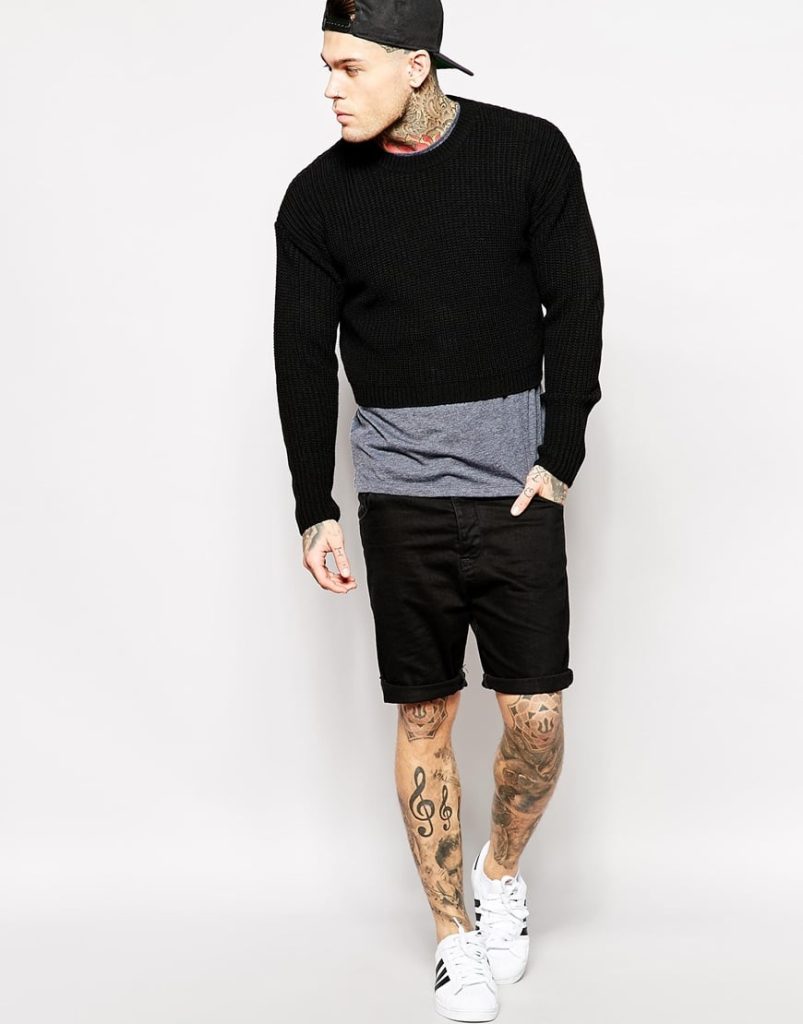 Short sweaters, or cropped sweaters, are a trendy and somewhat daring piece in men's fashion. They can be a bold statement or a subtle addition to an outfit