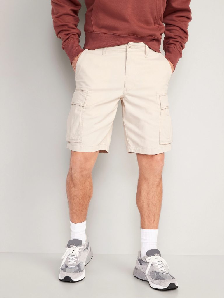 Old navy men's cargo shorts, here is a comprehensive guide on how to style Old Navy men's blue workwear shorts with different types of tops.