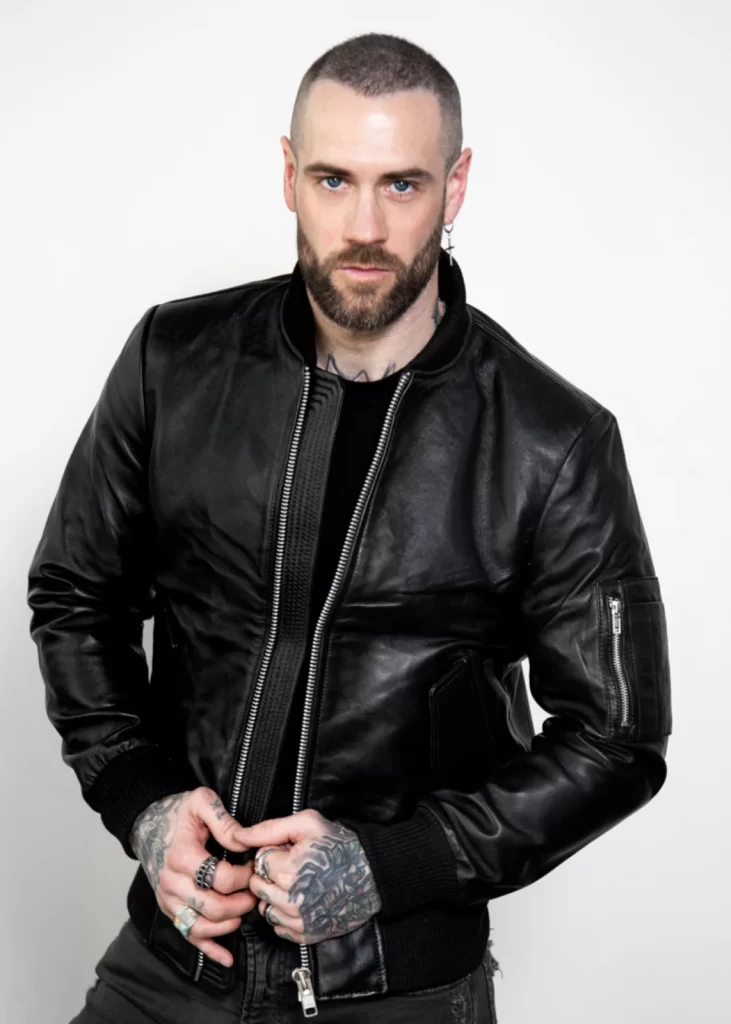 Men's leather bomber jacket, creating stylish and versatile outfits with a men's leather bomber jacket can elevate your look
