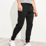 Jogger pants for men have transcended their athletic origins to become a staple in modern men's fashion.