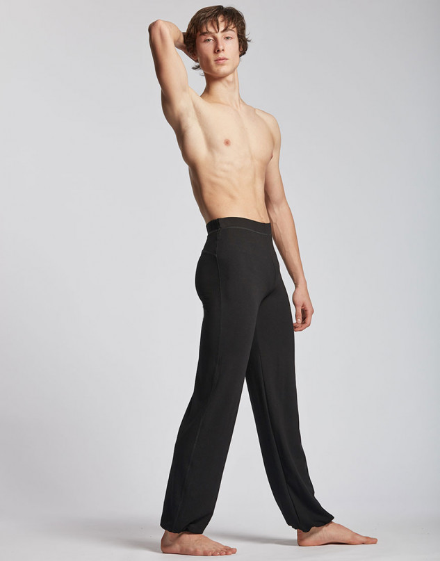 Men yoga pants has become increasingly popular among men for its physical and mental health benefits. As the practice continues to evolve