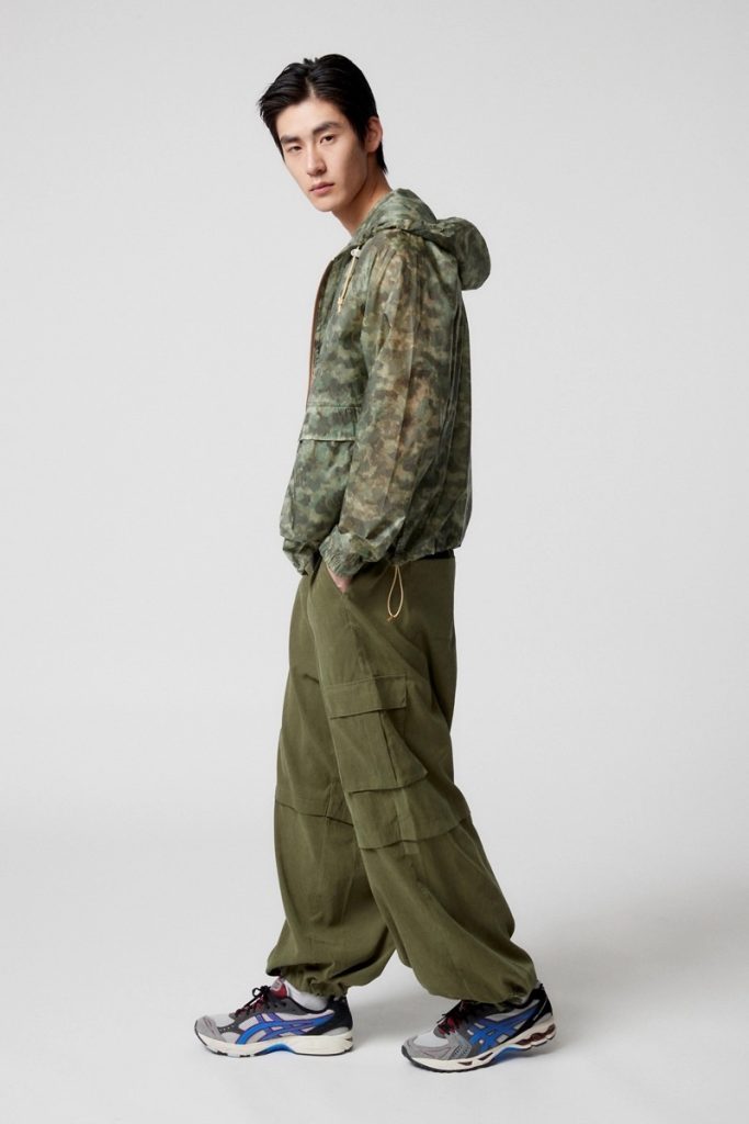 Casual cargo pants outfit