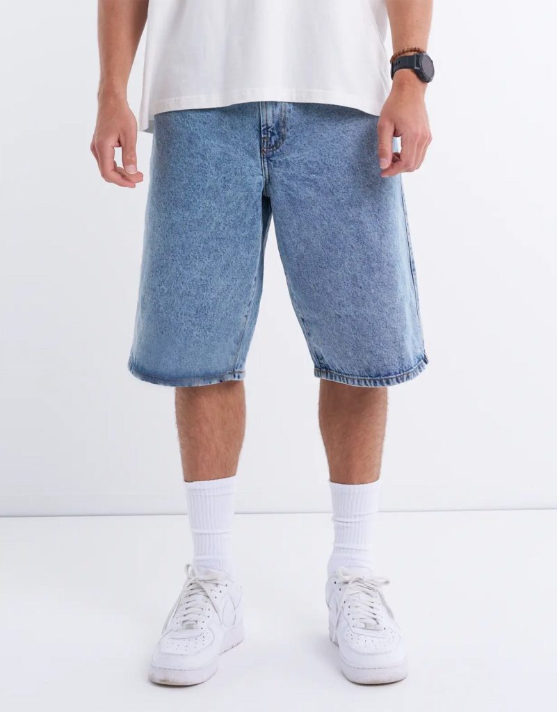 Baggy jorts – how to wear them more fashionably插图4