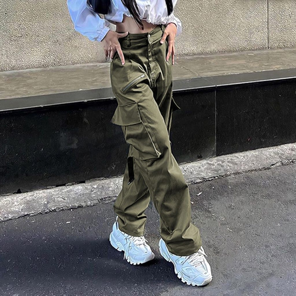 Baggy cargo pants outfit