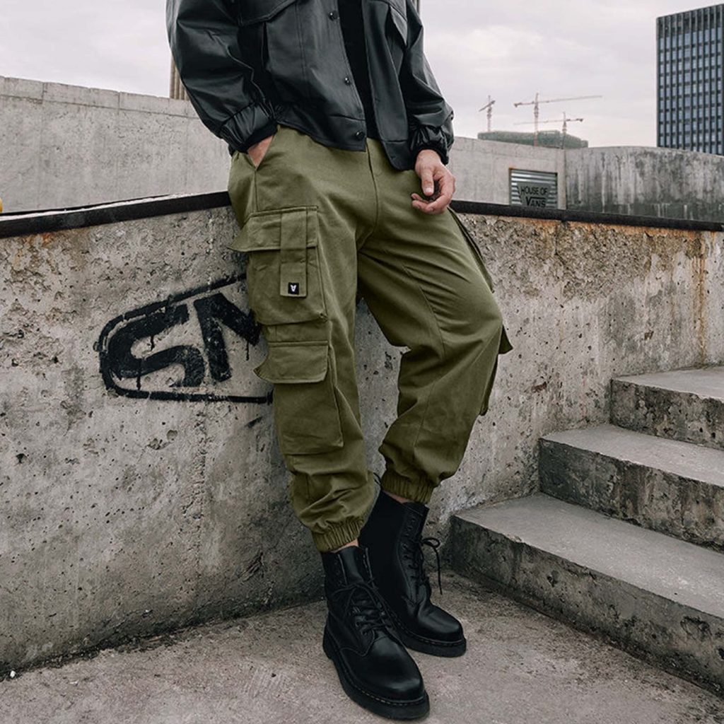 what to wear with green cargo pants