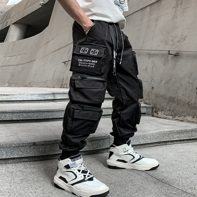 Black cargo pants outfit