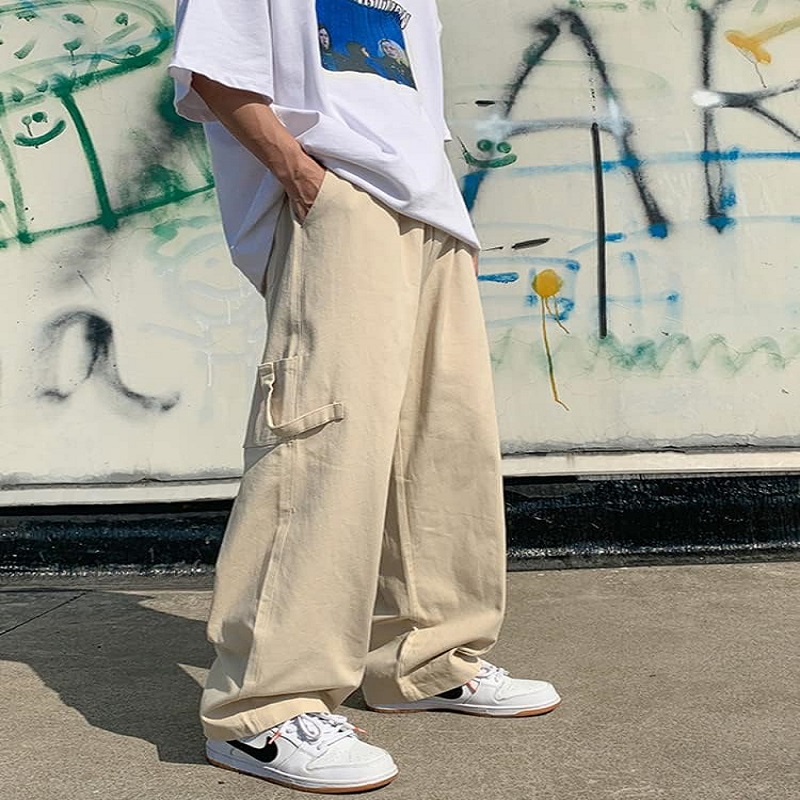 Cream cargo pants outfit 