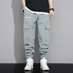 Gray cargo pants outfit